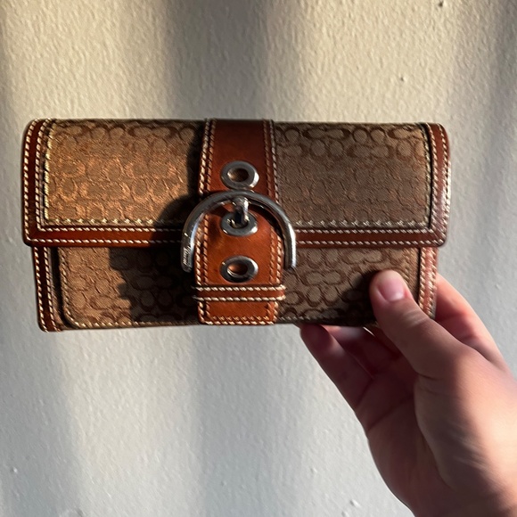 Coach Y2K Signature C Tan Coach SoHo Wallet - Picture 6 of 7